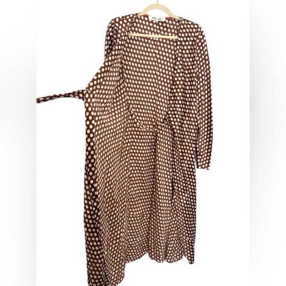 NEW DIANE VON FURSTENBERG $468 TILLY BAKER DOT SILK WRAP MIDI DRESS - Picture 13 of 15